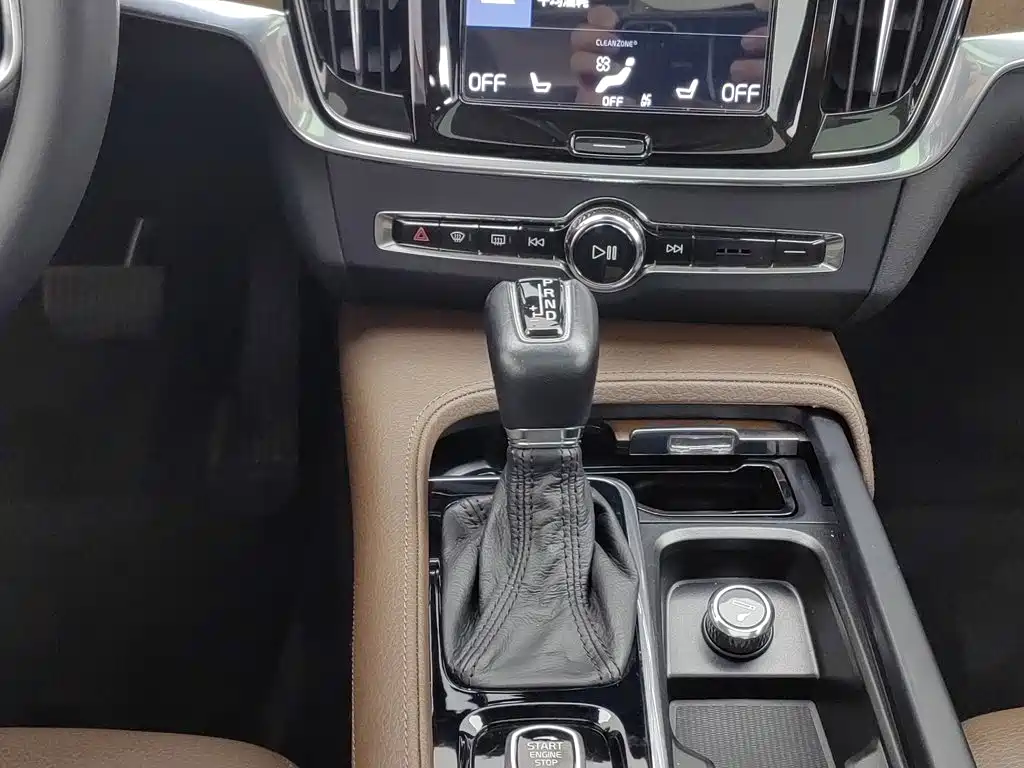Volvo S90 — миниатюра 13