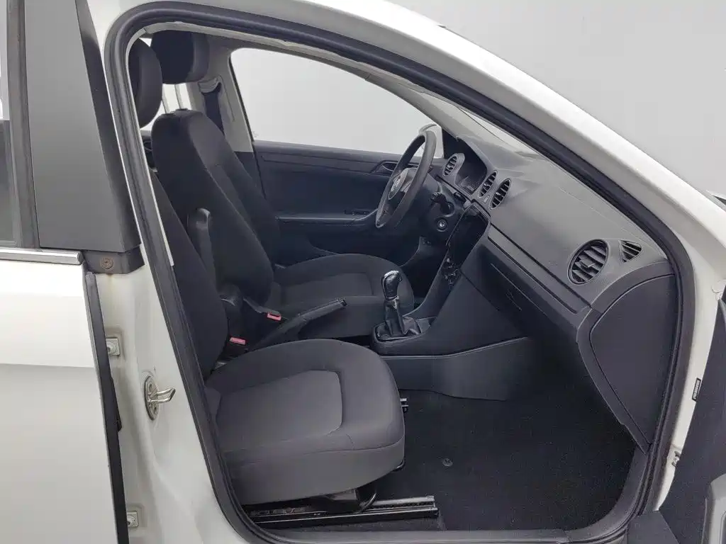 Volkswagen Jetta — миниатюра 23