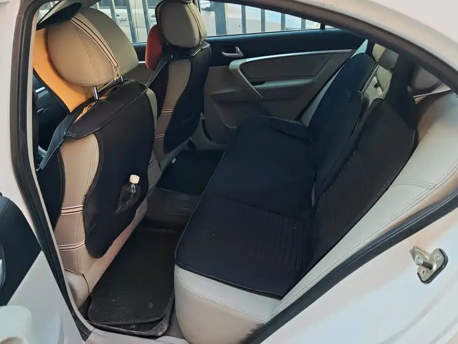 Geely Emgrand — миниатюра 11