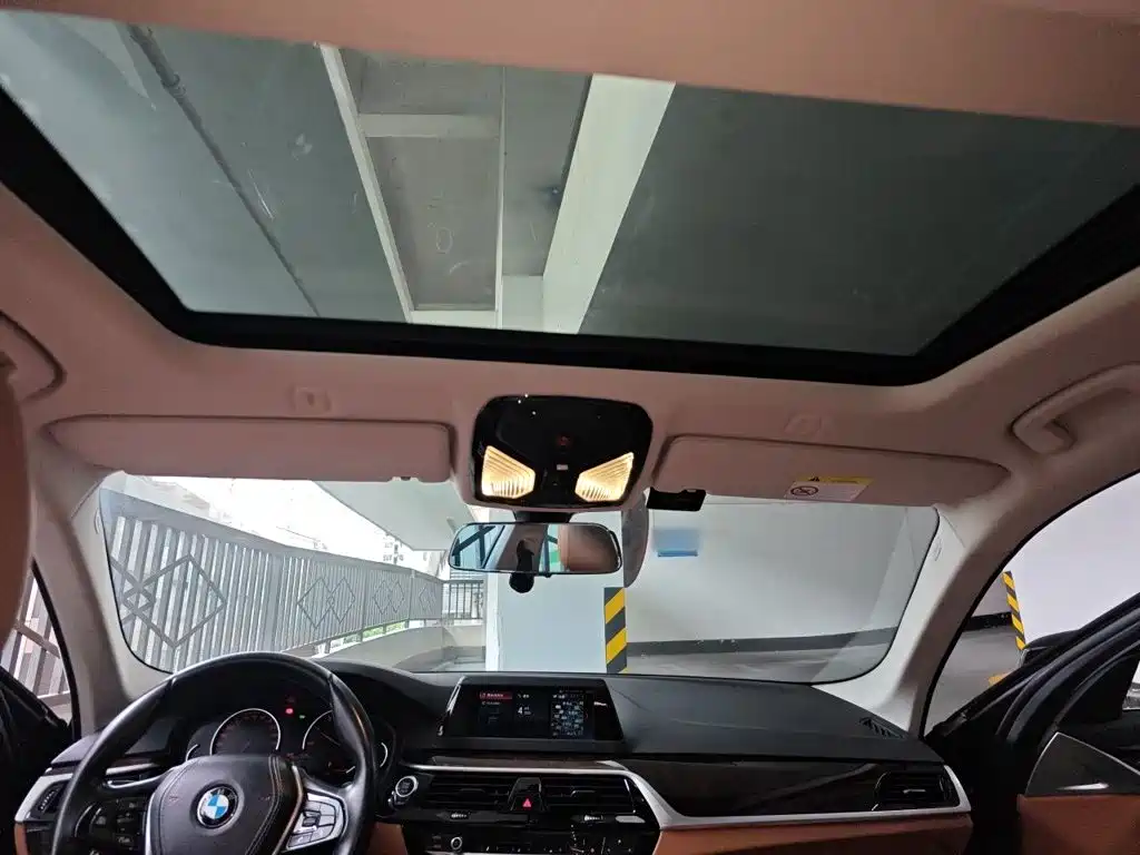 BMW 5 Series — миниатюра 9