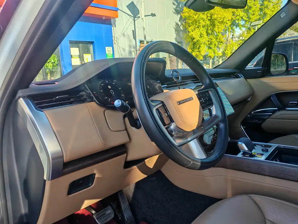 Land Rover Range Rover — миниатюра 4