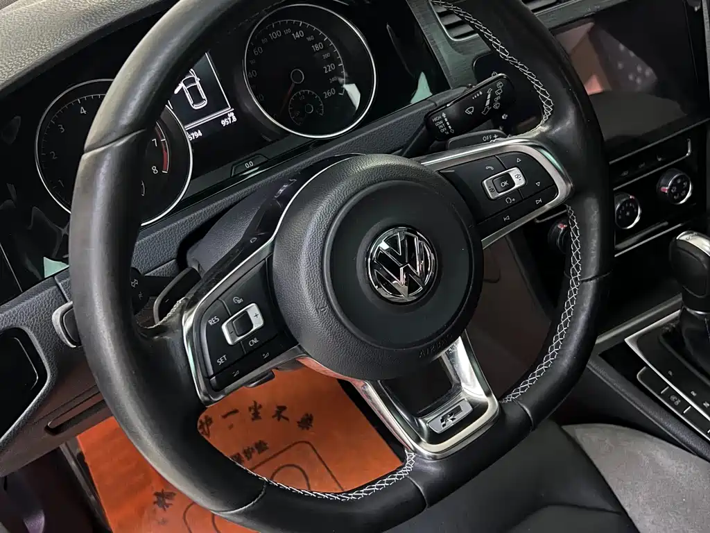 Volkswagen Golf — миниатюра 4