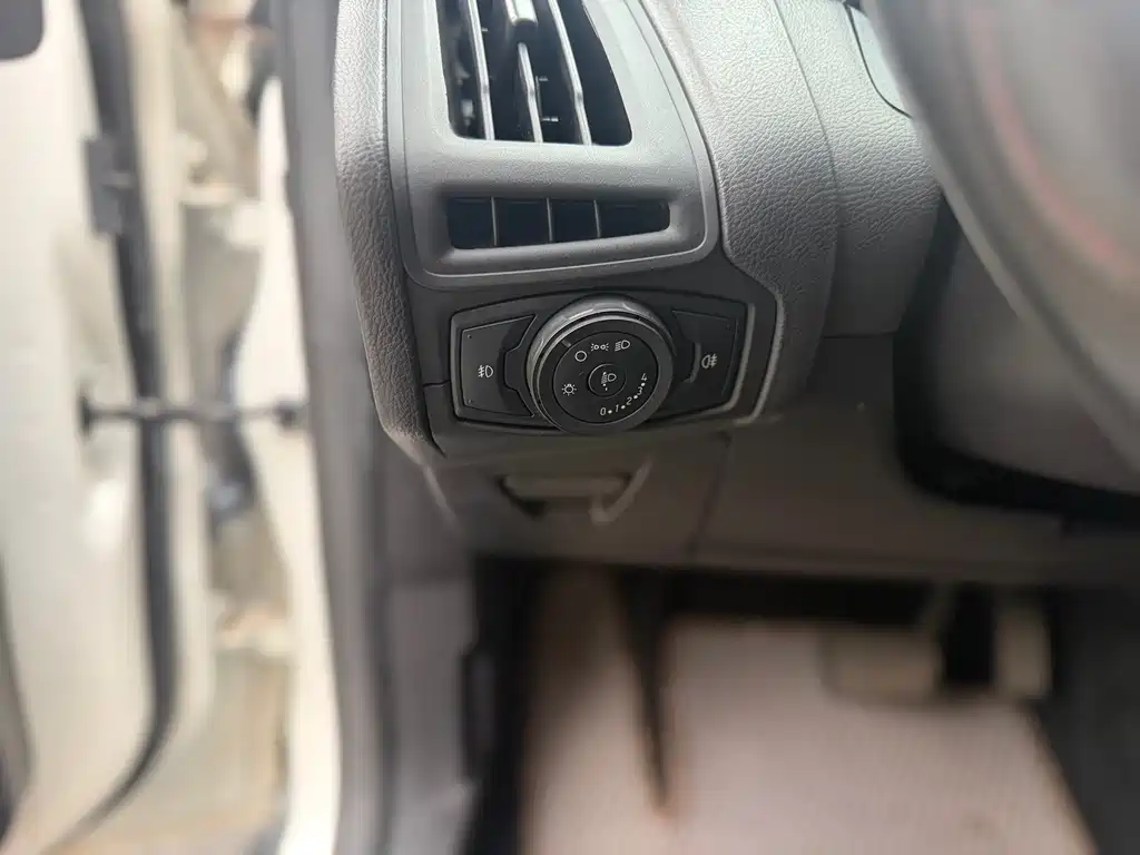 Ford Focus — миниатюра 9
