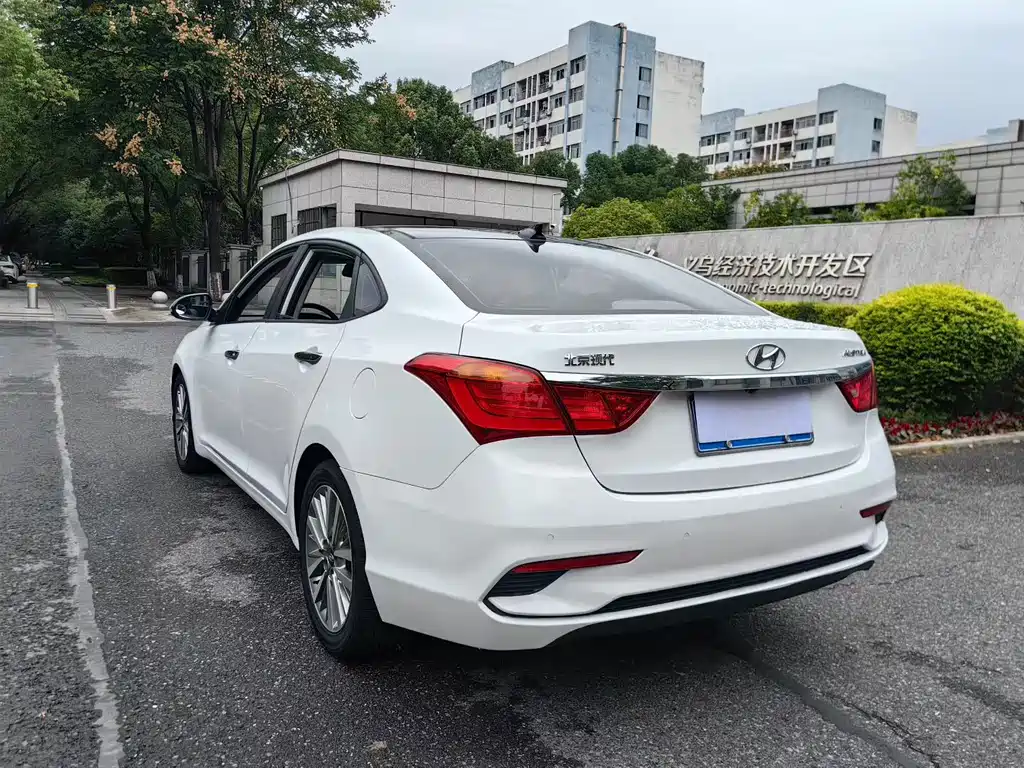 Hyundai Mistra — миниатюра 7