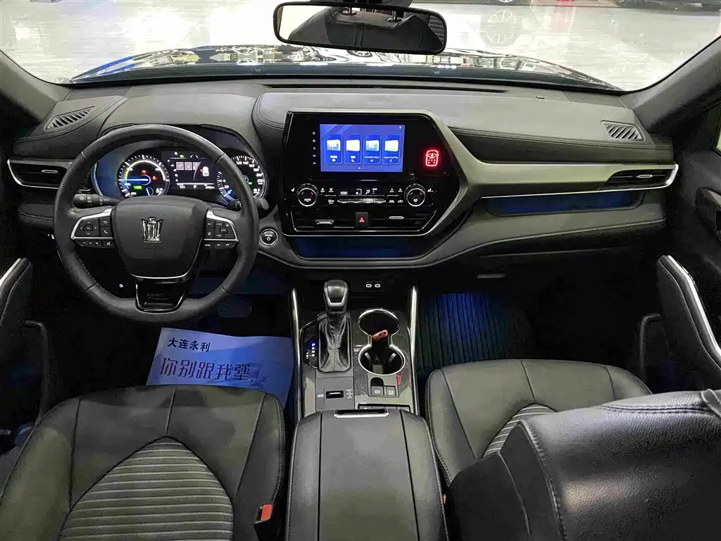 Toyota Crown Kluger — миниатюра 7