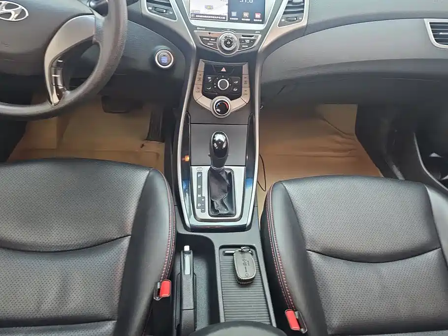 Hyundai Elantra Langdong — миниатюра 16