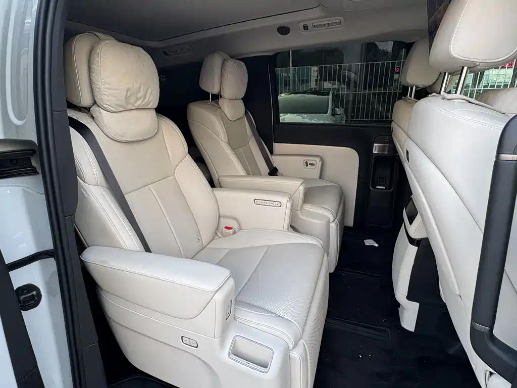 Li Auto Li MEGA — миниатюра 15