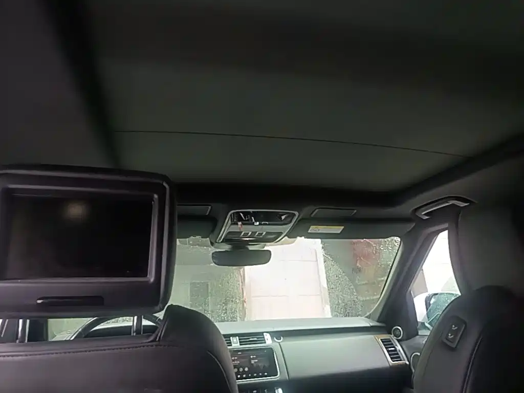 Land Rover Sport PHEV — миниатюра 18