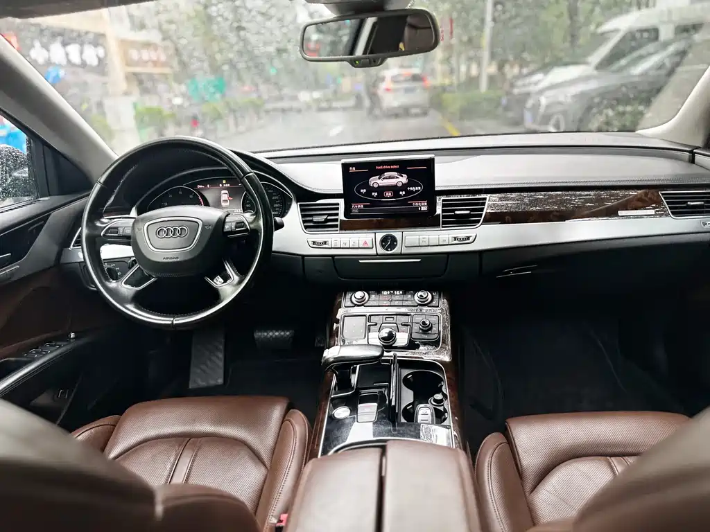 Audi A8 — миниатюра 6