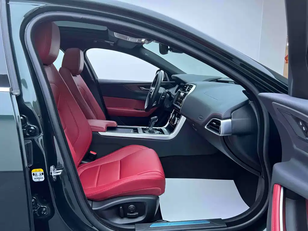 Jaguar XEL — миниатюра 23