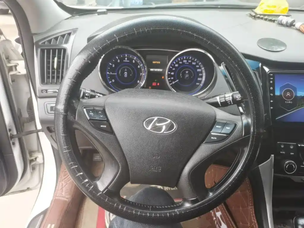 Hyundai Sonata — миниатюра 11