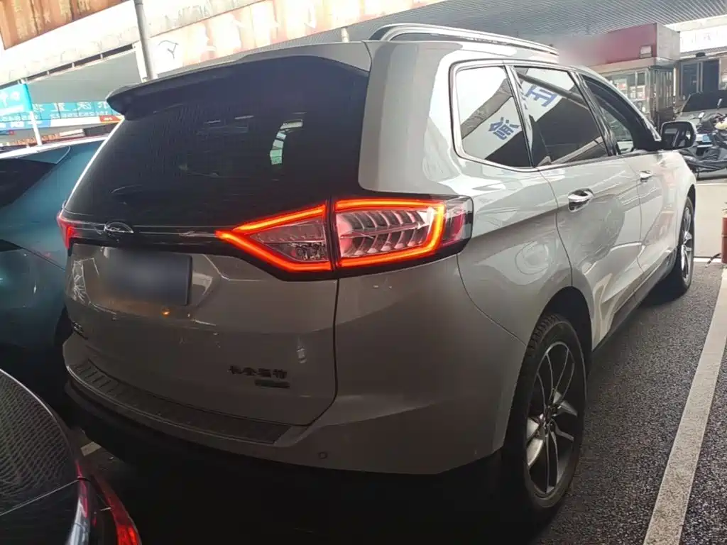 Ford Edge — миниатюра 7