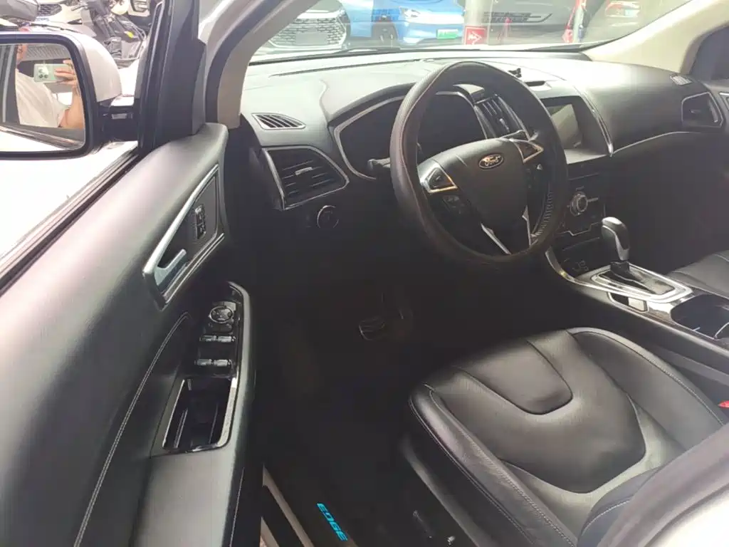Ford Edge — миниатюра 16
