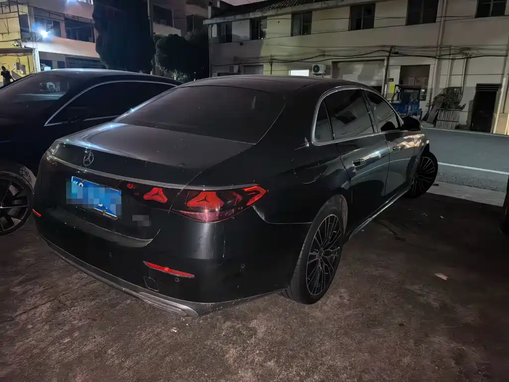 Mercedes-Benz E-Class — миниатюра 3
