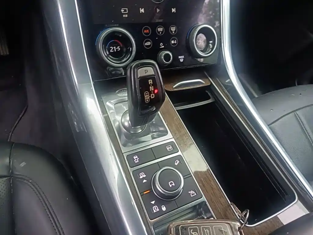 Land Rover Sport PHEV — миниатюра 14
