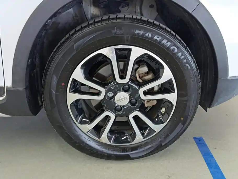 Geely Vision X3 — миниатюра 6