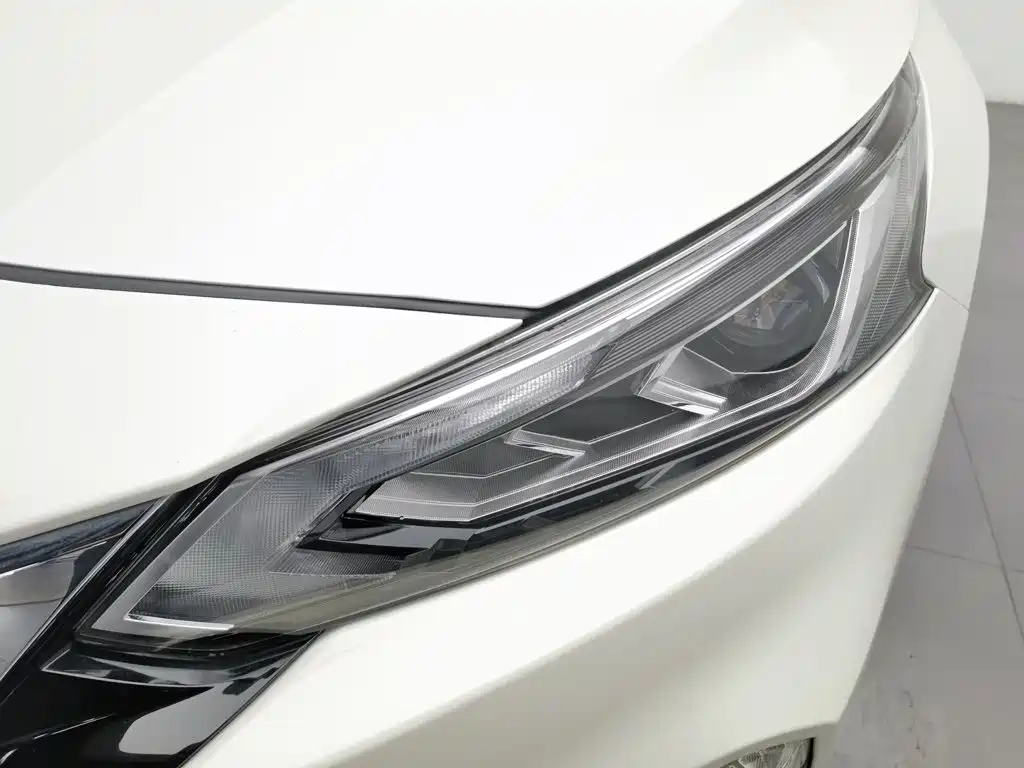 Nissan Teana — миниатюра 7