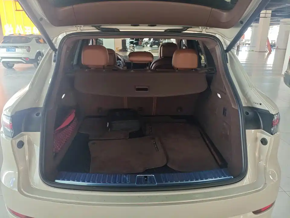 Porsche Cayenne — миниатюра 5