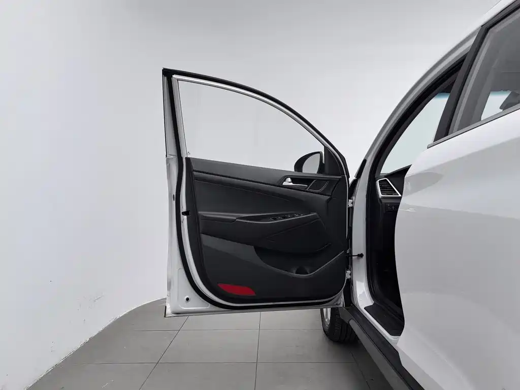 Hyundai Tucson — миниатюра 8