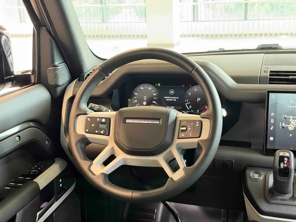 Land Rover Defender — миниатюра 11