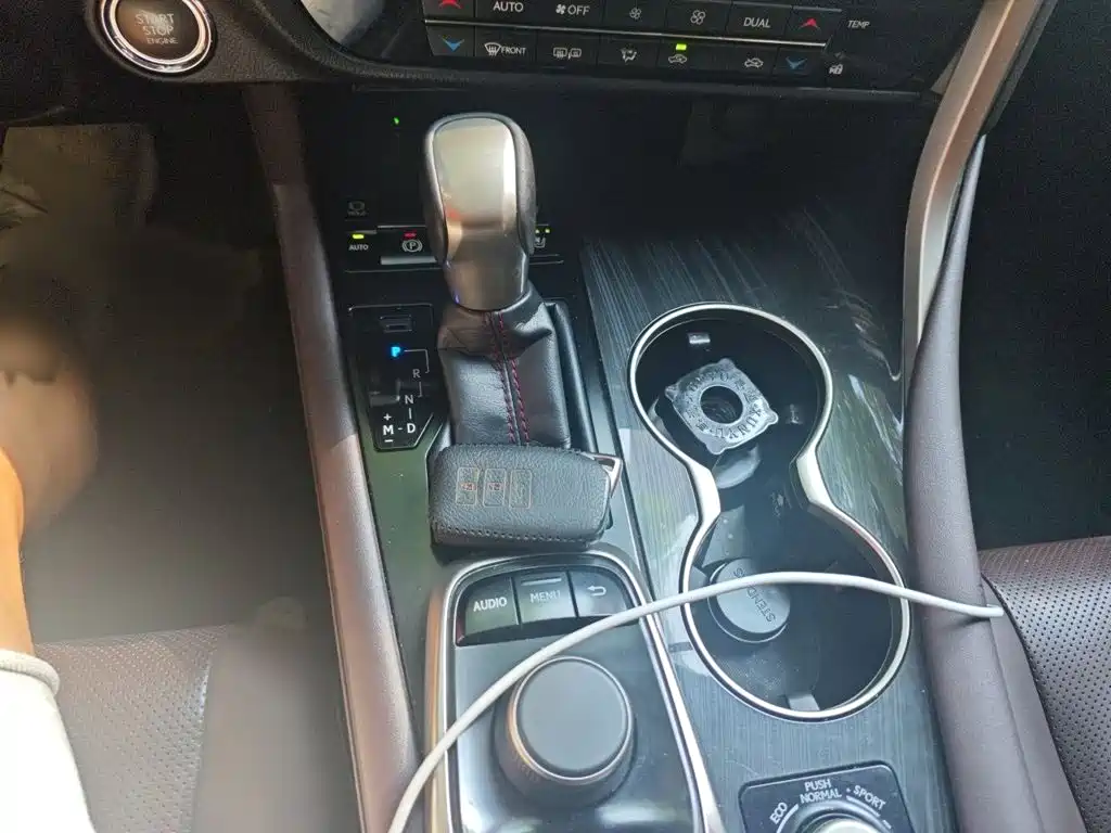 Lexus RX — миниатюра 7