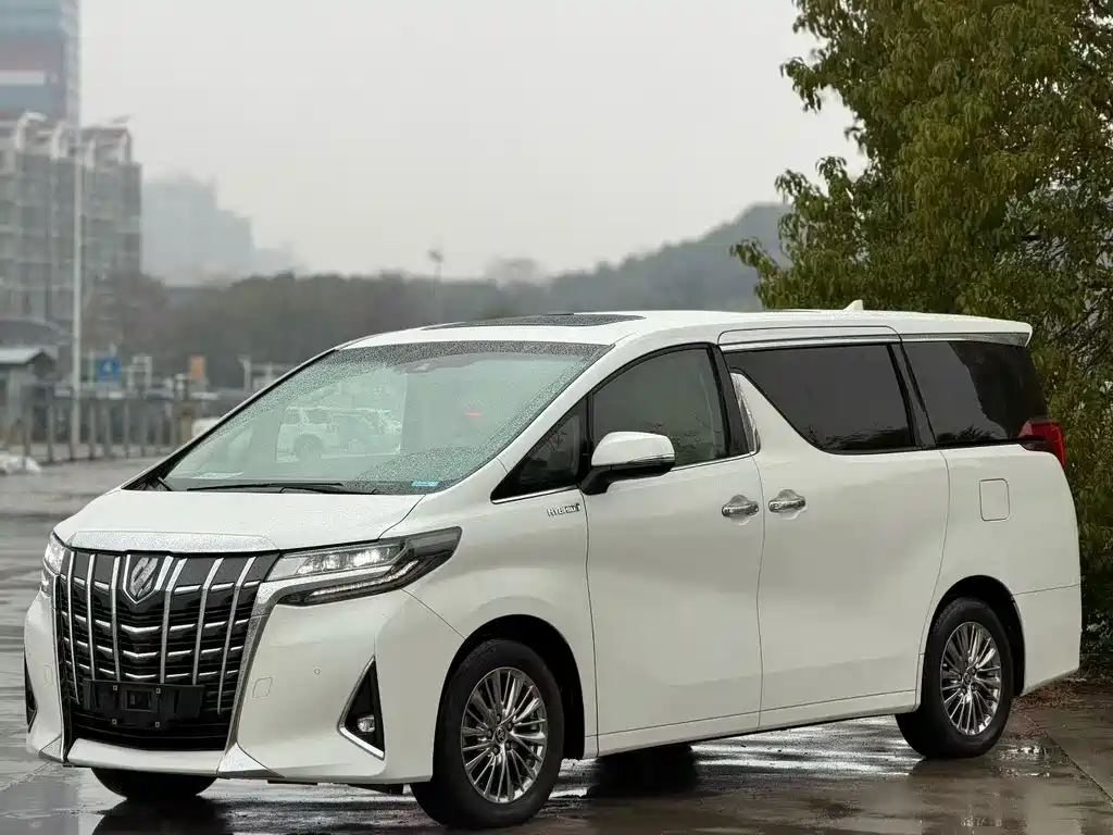 Toyota Alphard 2022