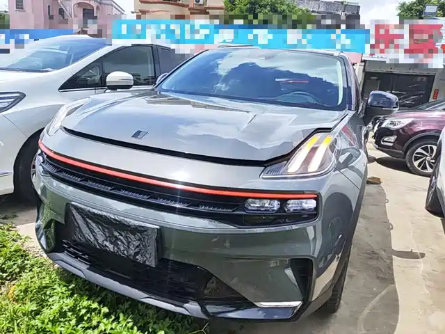 2021 Lynk & Co 06