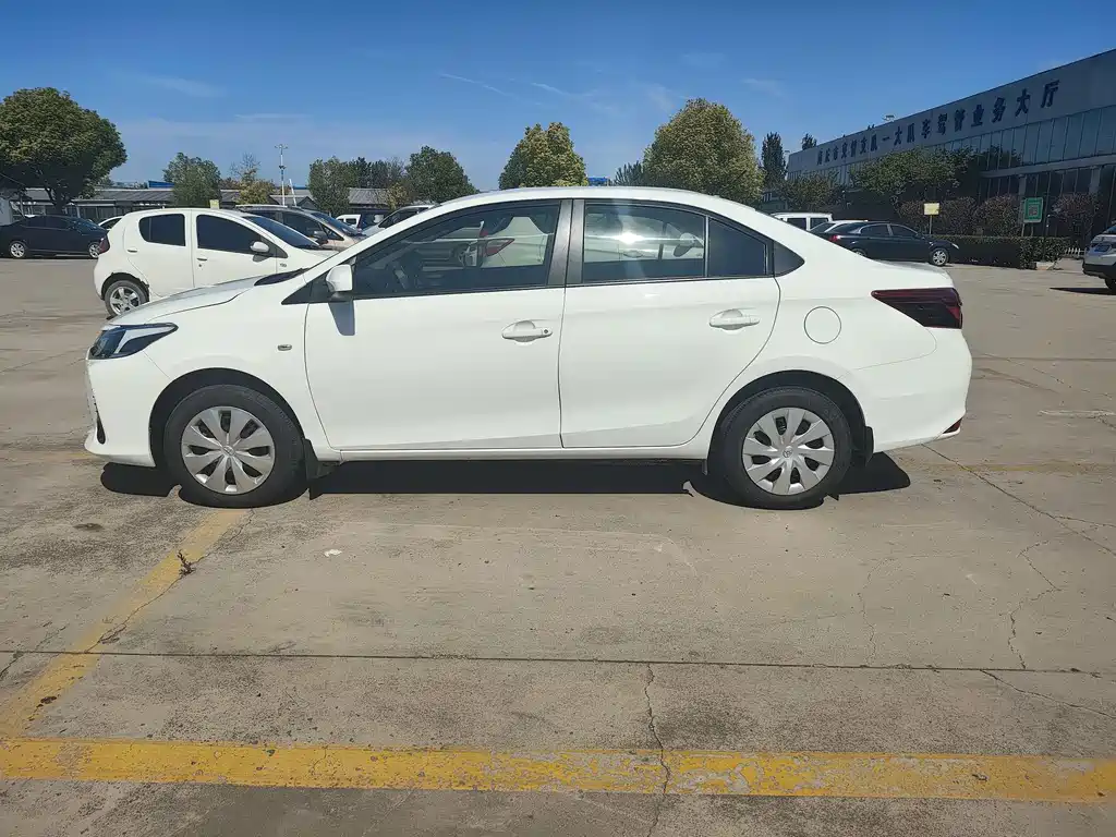 Toyota Vios — миниатюра 8