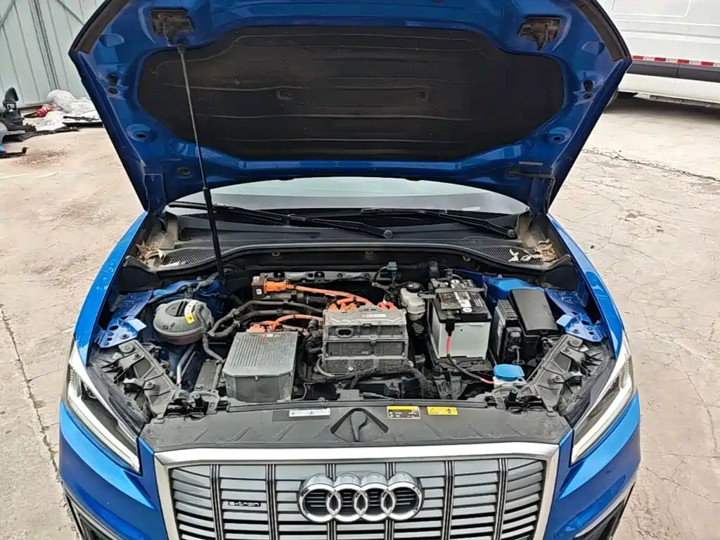 Audi Q2L e-tron — миниатюра 16
