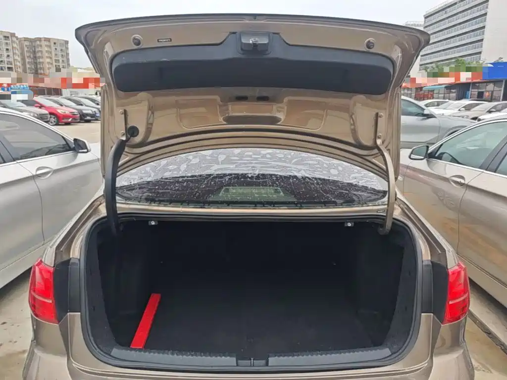 Volkswagen Sagitar — миниатюра 19