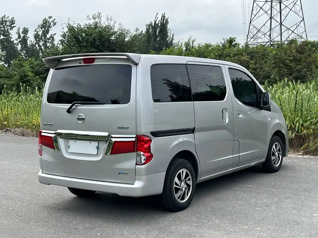 Nissan NV200 — миниатюра 4
