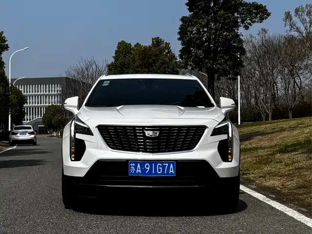 CADILLAC XT4