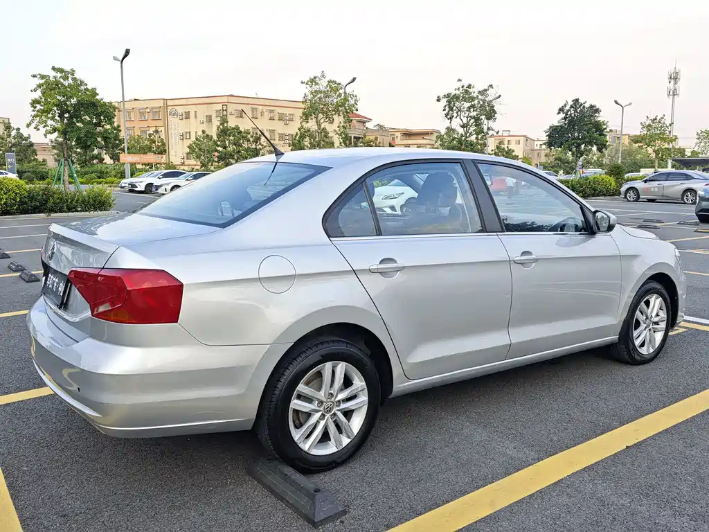 Volkswagen Jetta — миниатюра 26