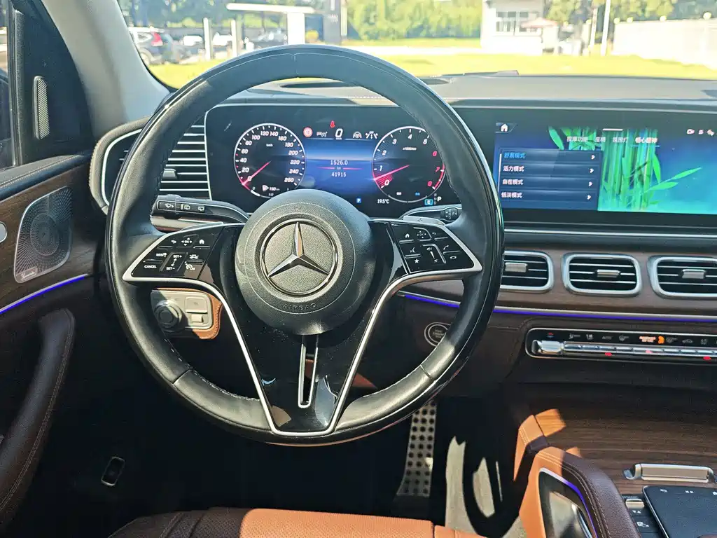 Mercedes-Benz GLS — миниатюра 29