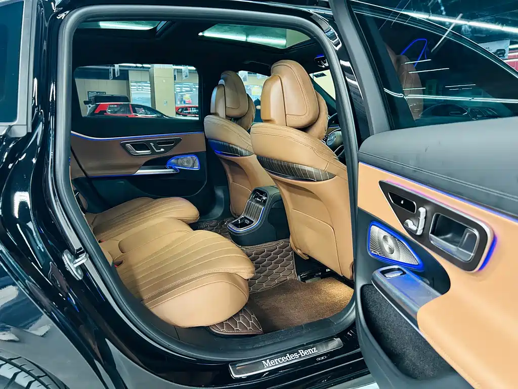 Mercedes-Benz E-Class — миниатюра 20