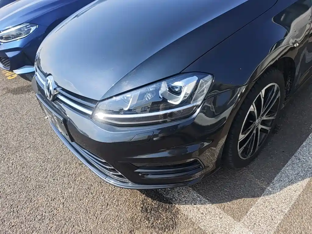 Volkswagen Golf — миниатюра 24