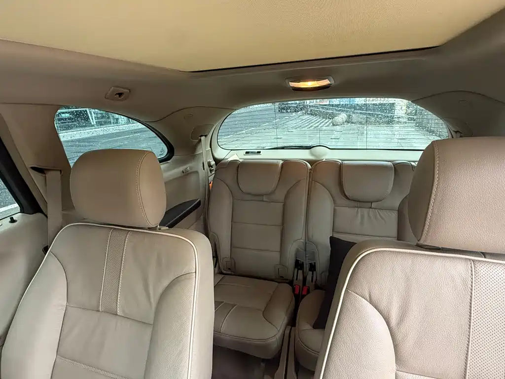 Mercedes-Benz R 2011 R 300 L Luxury