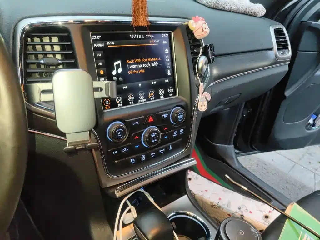 Jeep Grand Cherokee (Import) — миниатюра 15