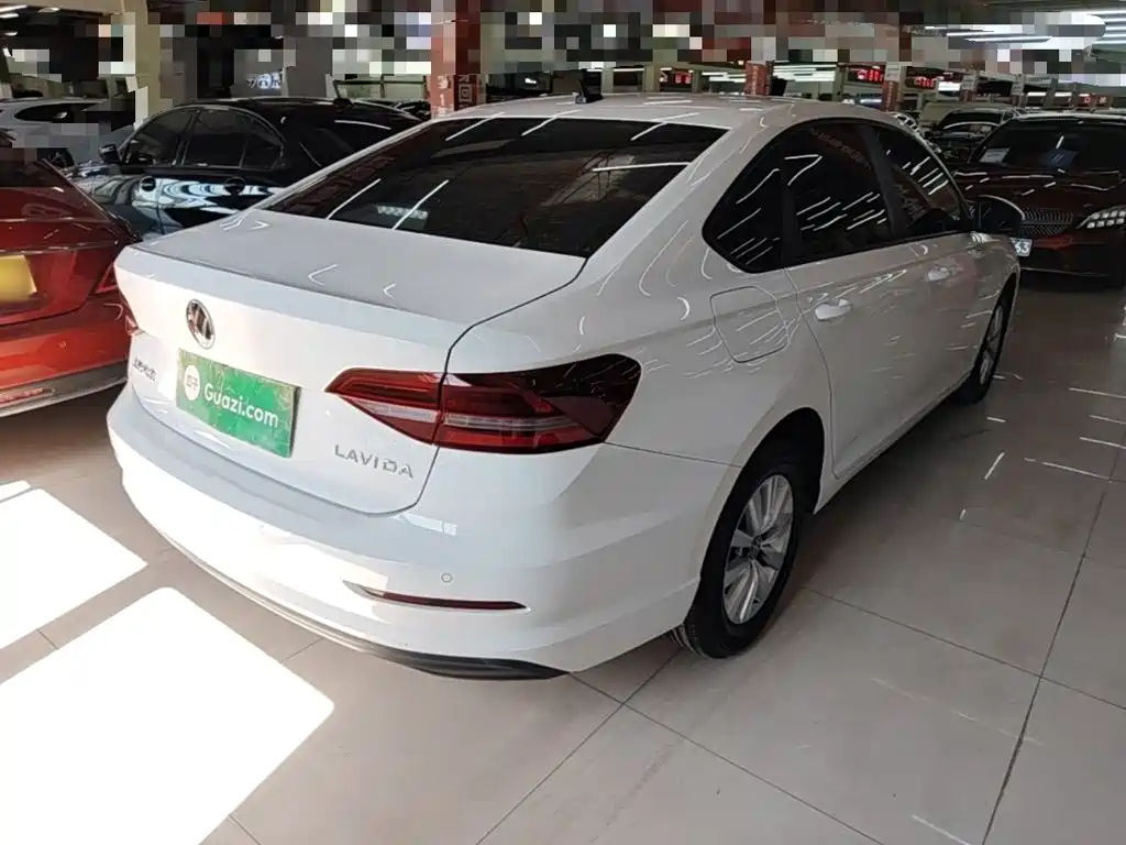 Volkswagen Lavida — миниатюра 7