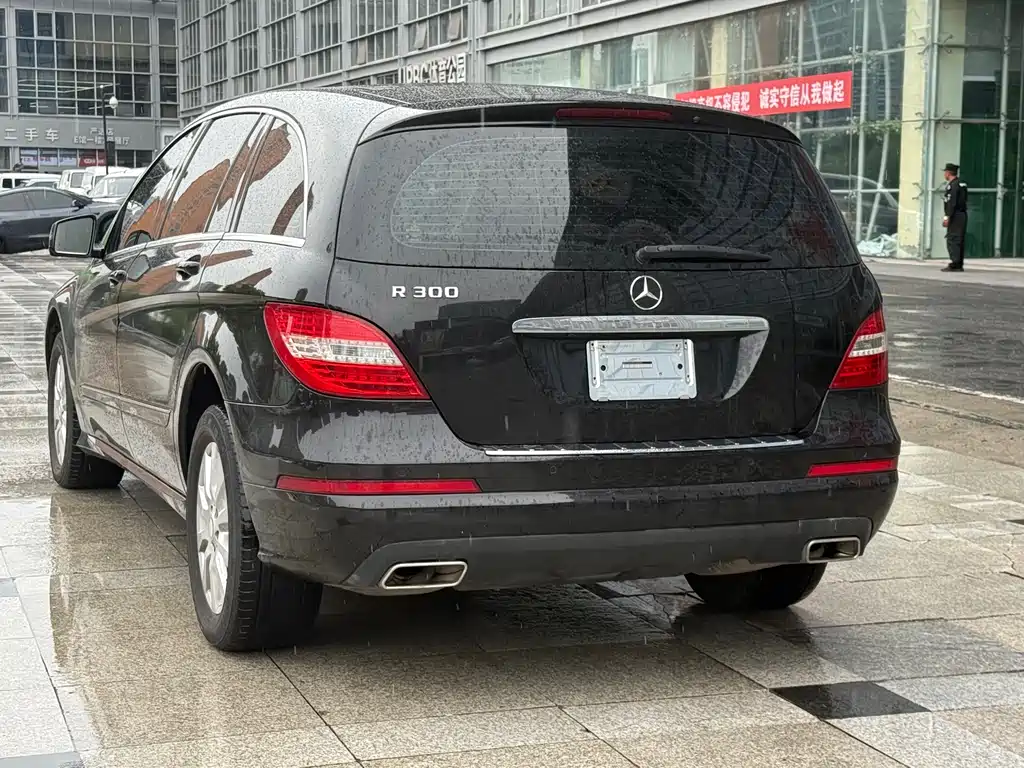 Mercedes-Benz R 2011 R 300 L Luxury