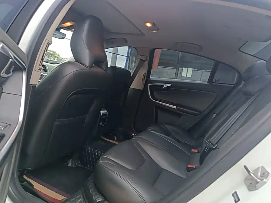 Volvo S60 — миниатюра 17
