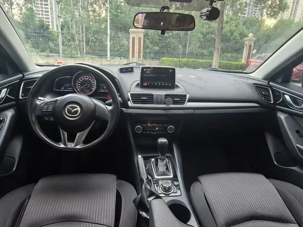 Mazda 3 Axela — миниатюра 9