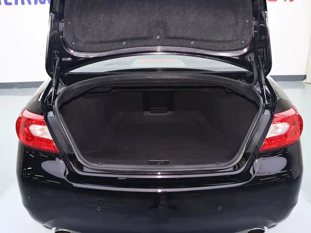 Infiniti Q70 — миниатюра 17