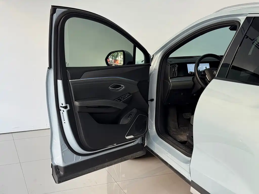 BYD L DM-i — миниатюра 14