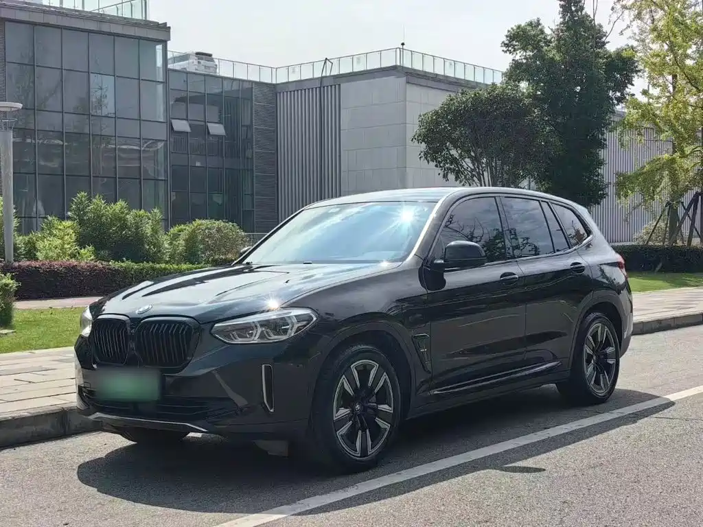 BMW iX3 — миниатюра 2