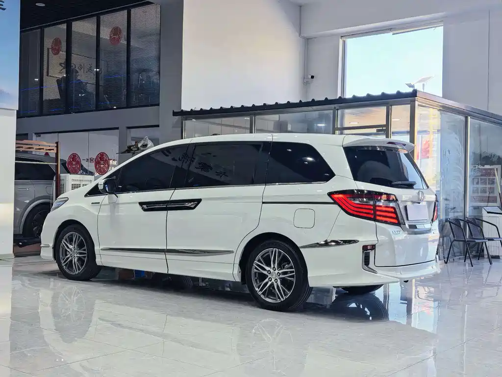 Honda Elysion — миниатюра 7