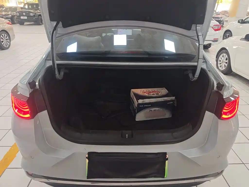 Geely L HiP — миниатюра 19