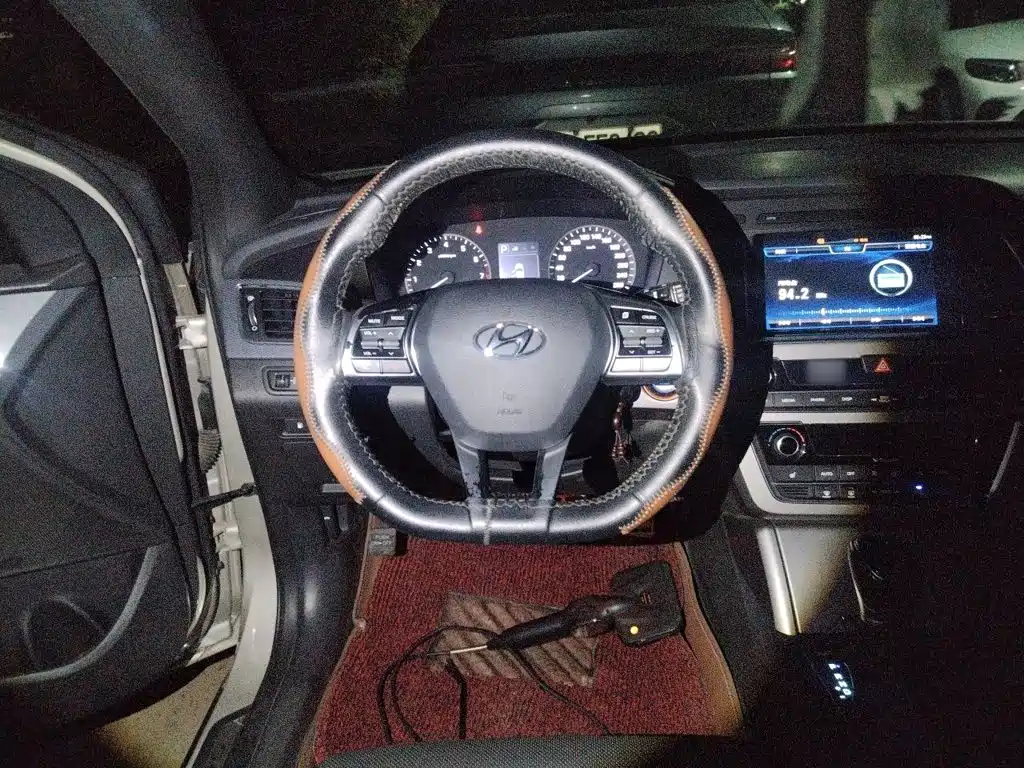 Hyundai Sonata — миниатюра 6