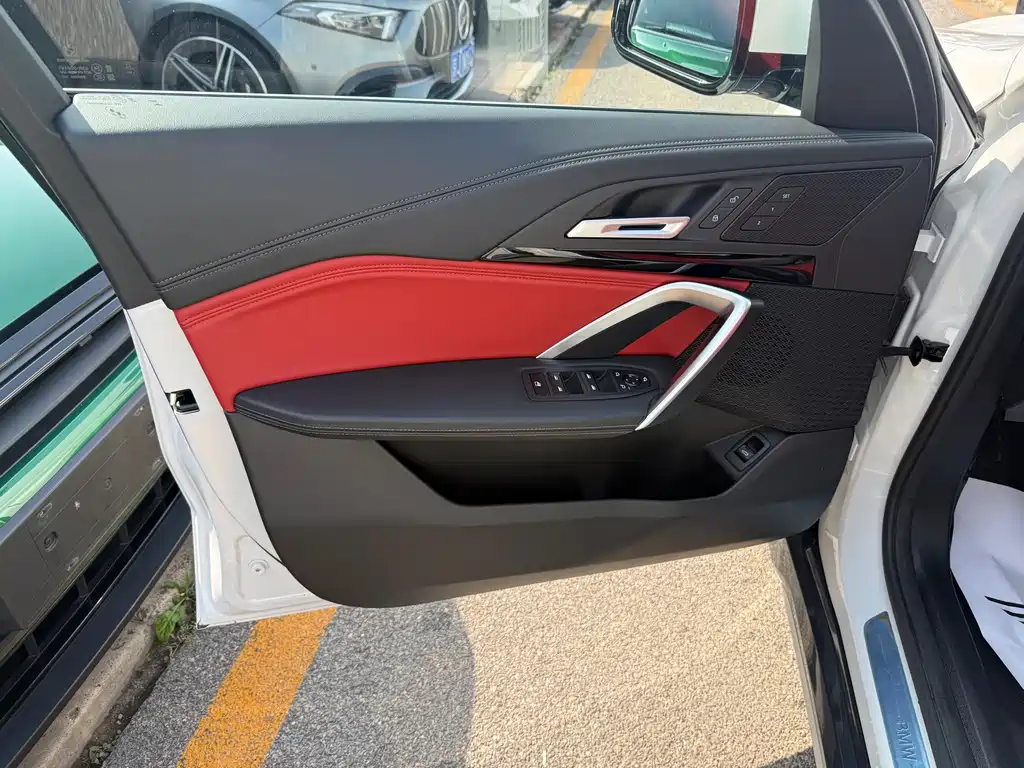 BMW iX1 — миниатюра 10