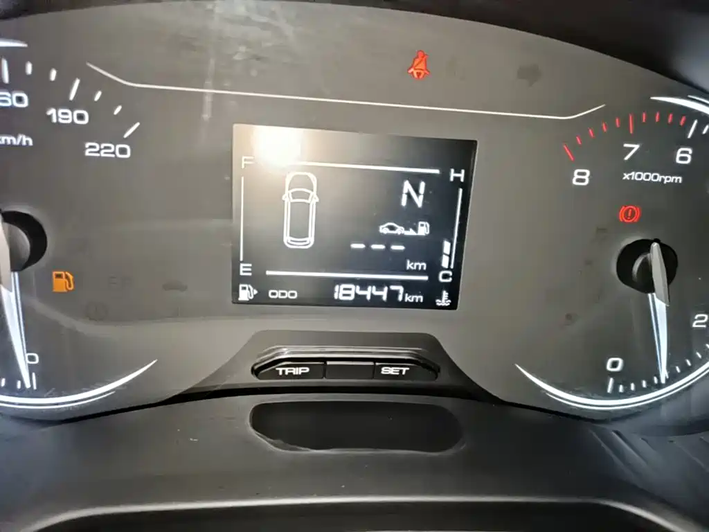 Wuling Jiachen — миниатюра 12